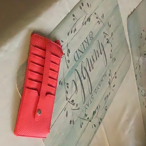 Wallet - Picture 1 of 2